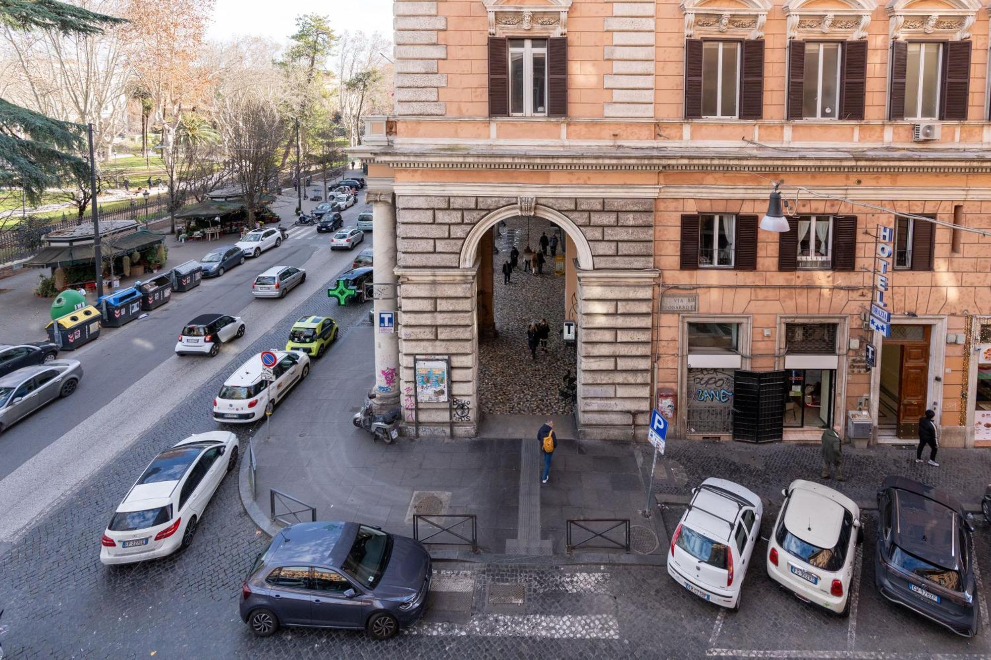 Drago D'Oro Guesthouse - Accross From Metro Vittorio Emanuele Roma Exterior foto