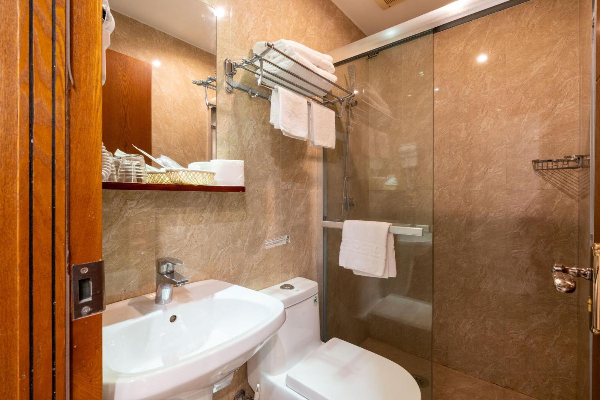 Drago D'Oro Guesthouse - Accross From Metro Vittorio Emanuele Roma Exterior foto