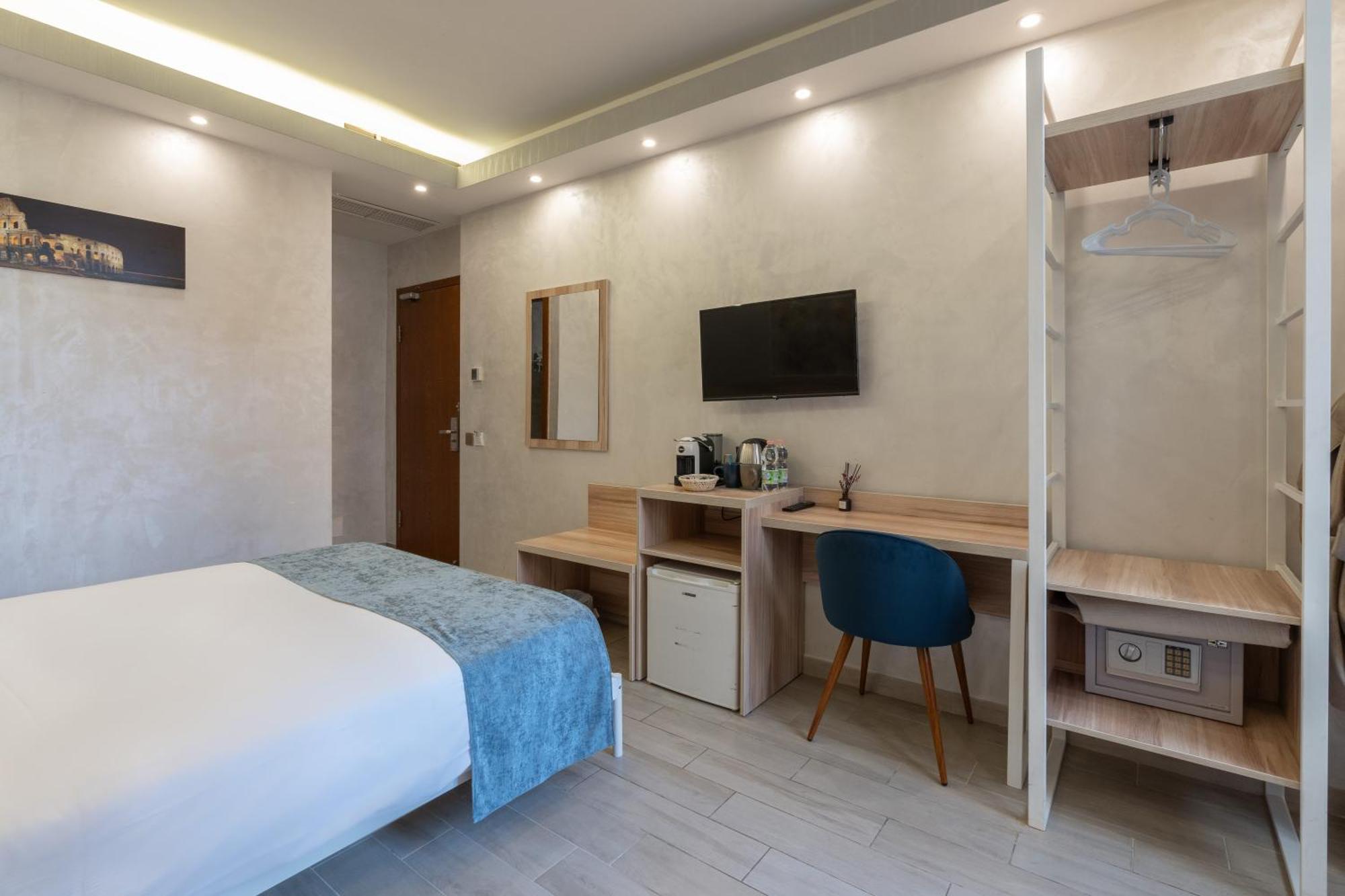 Drago D'Oro Guesthouse - Accross From Metro Vittorio Emanuele Roma Exterior foto