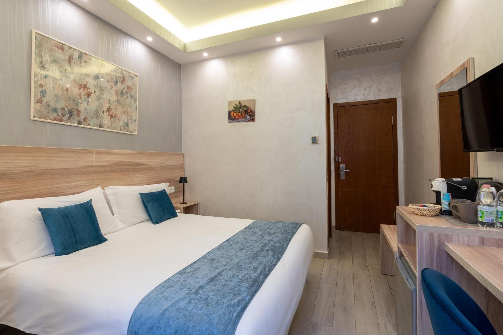 Drago D'Oro Guesthouse - Accross From Metro Vittorio Emanuele Roma Exterior foto