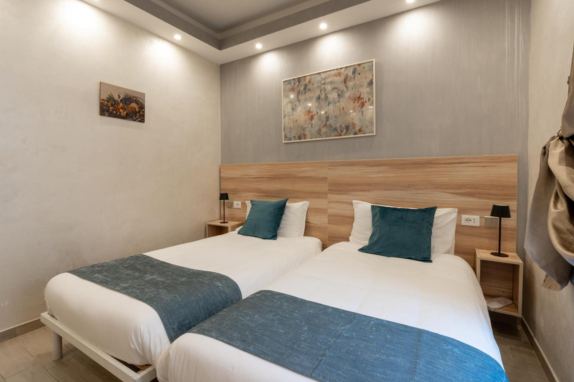 Drago D'Oro Guesthouse - Accross From Metro Vittorio Emanuele Roma Exterior foto