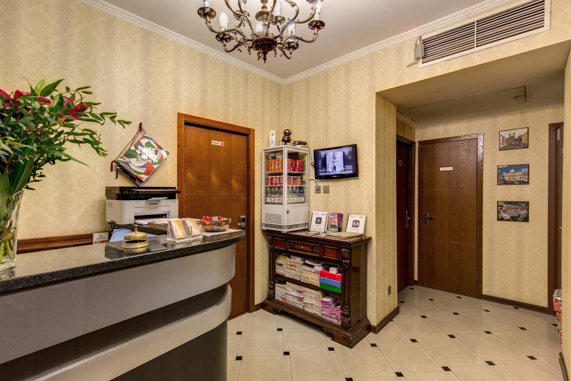 Drago D'Oro Guesthouse - Accross From Metro Vittorio Emanuele Roma Exterior foto