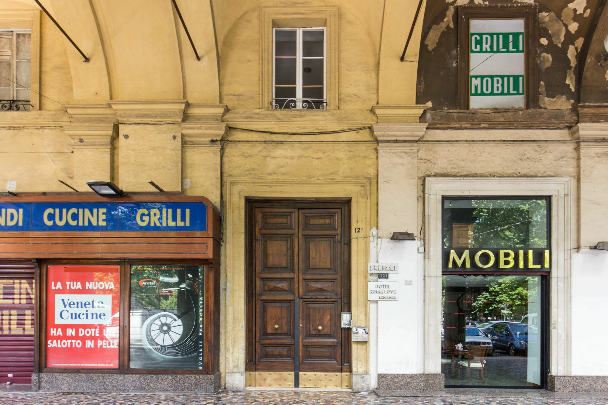 Drago D'Oro Guesthouse - Accross From Metro Vittorio Emanuele Roma Exterior foto