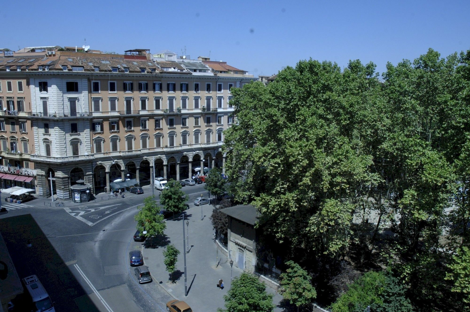 Drago D'Oro Guesthouse - Accross From Metro Vittorio Emanuele Roma Exterior foto